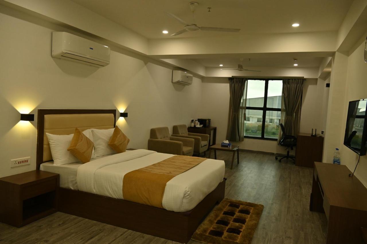 The Orange Zest Hotel Vithalpur Exterior photo